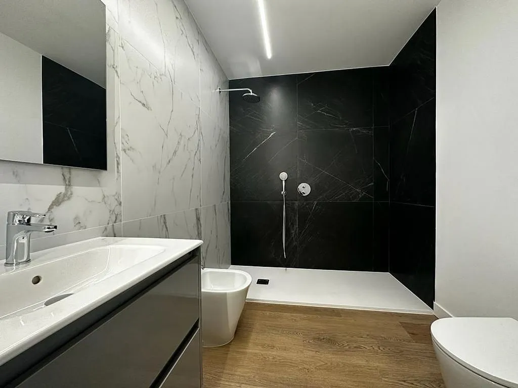 Salles de bain - New Flat with Garage in Lugo Centre