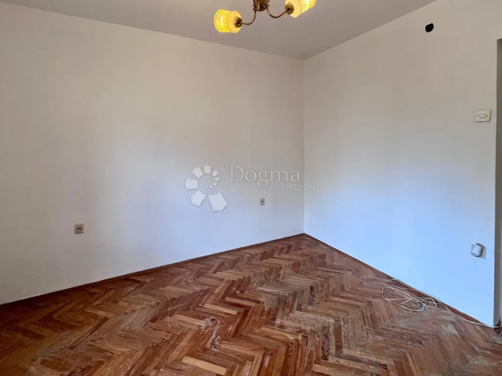 Pièces - Two-Bedroom Apartment with Balcony in Opatija