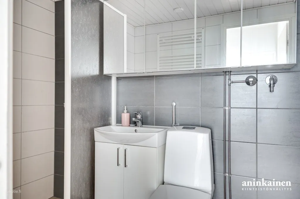 Vannitoad - Modernised Flat near Raisi Centre