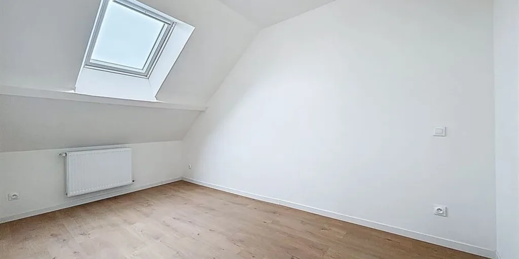 Pièces - Maison Rénovée avec Terrasse à Mouscron