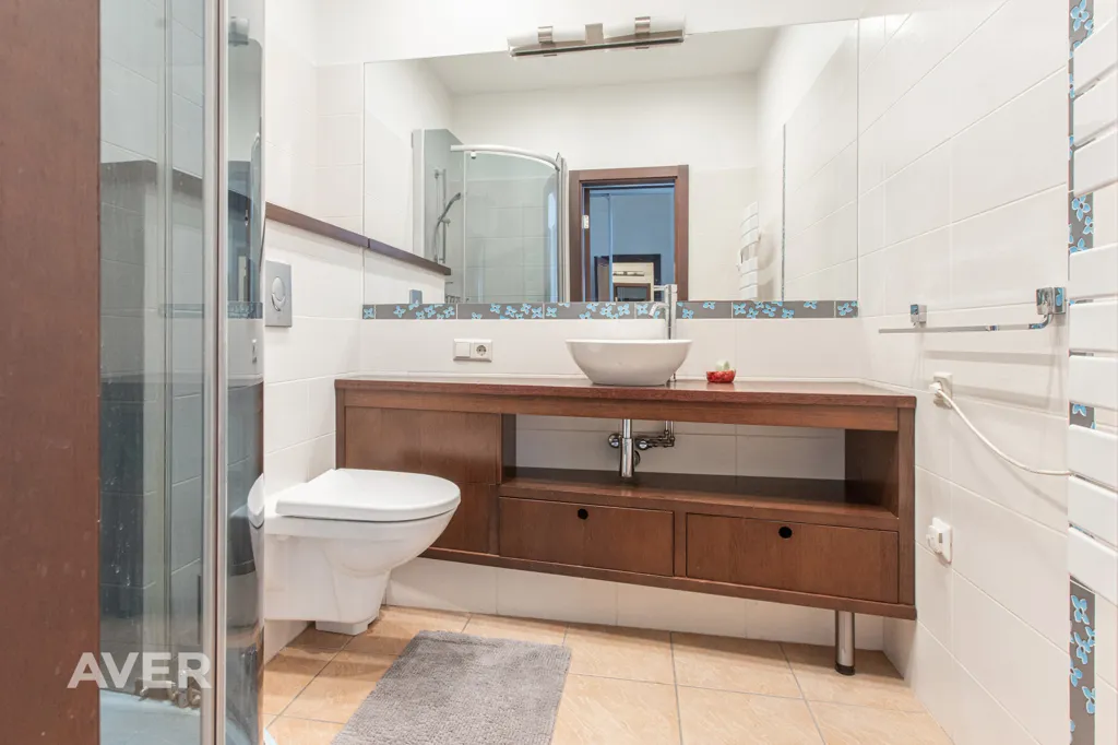 Salles de bain - Renovated Apartment with Panoramic View in Torņakalns