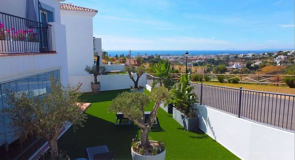 Terrasse - Luxury Apartment with Pool in Pueblo Paraíso