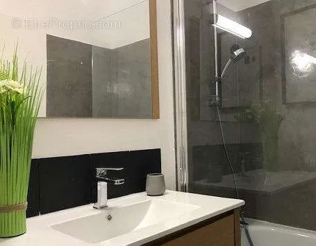 Bagni - Renovated Studio with Parking in Talence