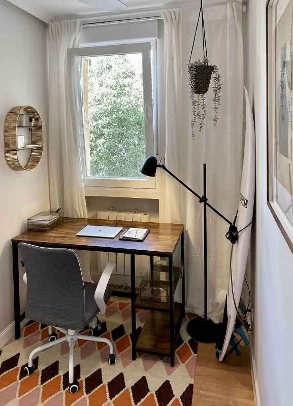 Bureau - Modernised Flat with Patio View in Modesto Lafuente