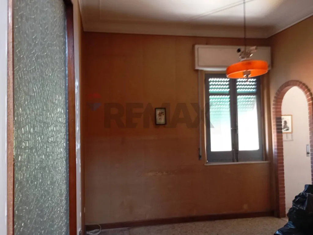 Esik - Apartment with Balcony in Catania Semi-Centre