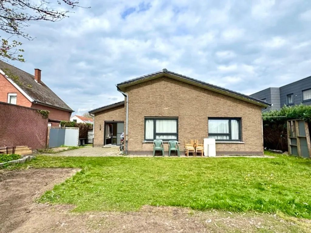 Aed - Bungalow with Solar Panels in Nazareth-De Pinte