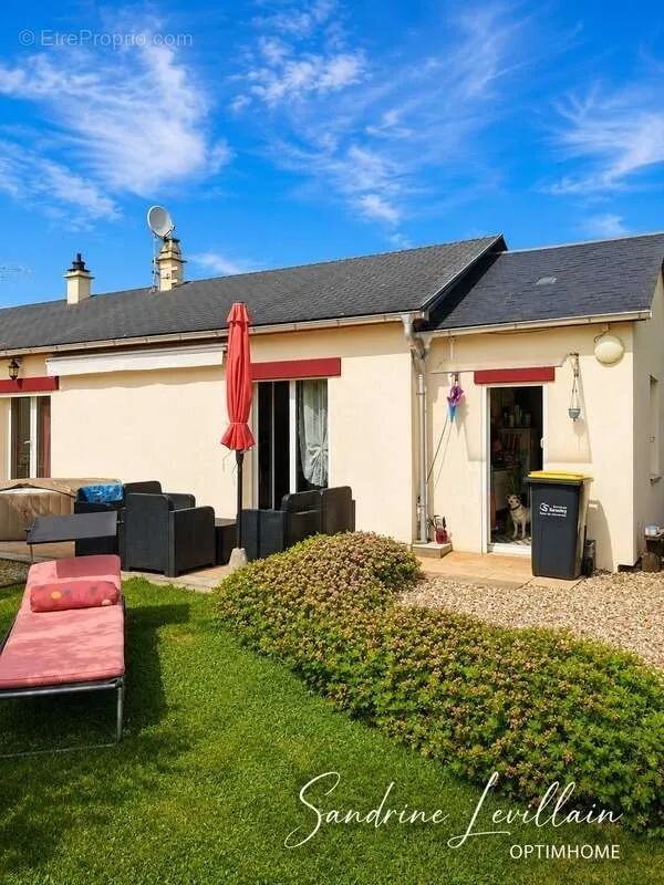 Terrass - Spacious Detached House with Garden in Beaumont-le-Roger