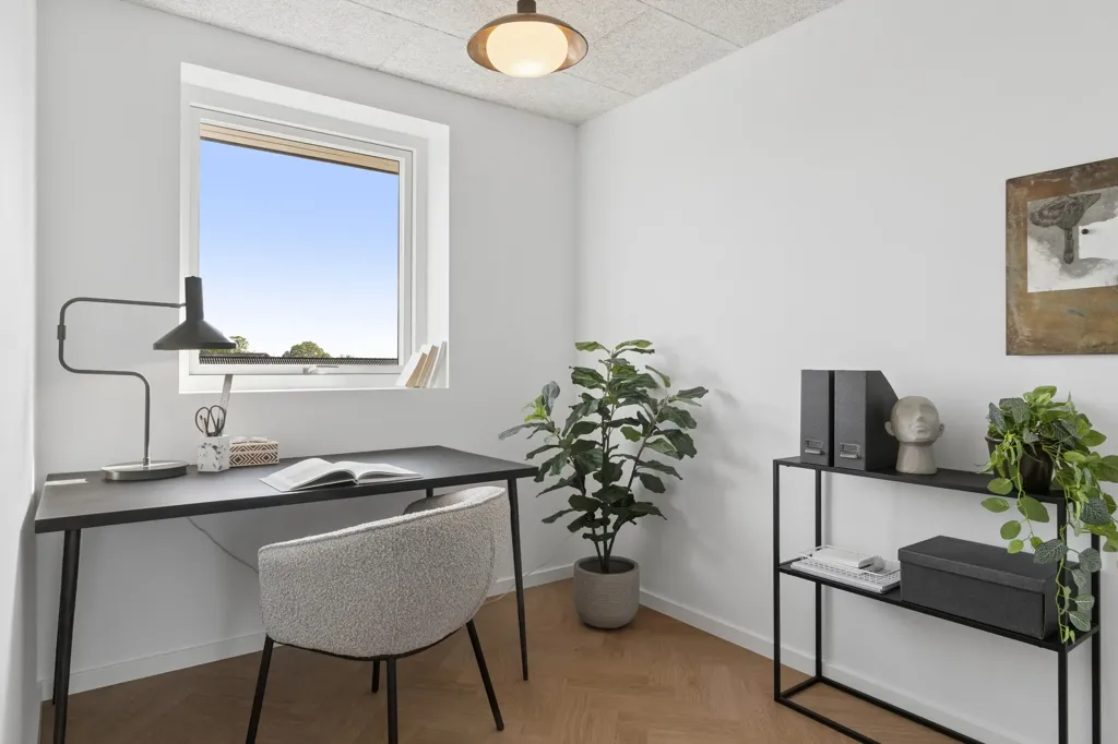 Kabinet - 5-Bedroom Terrace House in Ringsted