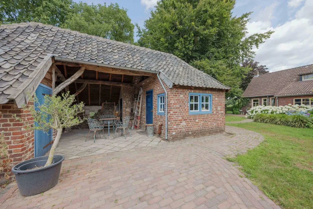 Jardin - Characterful Farmhouse with Pool in America