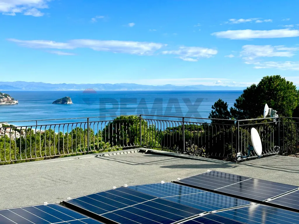 Terrass - Panoramic Apartment with Sea View in Noli