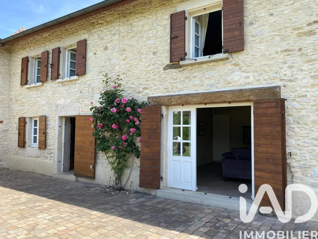 Jardin - Maison 5 pièces à Bouvesse-Quirieu