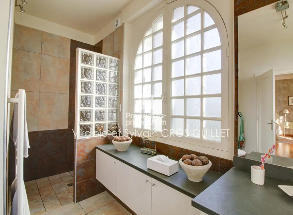 Salles de bain - Villa Classique avec 7 Chambres à Bourg Saint Bernard