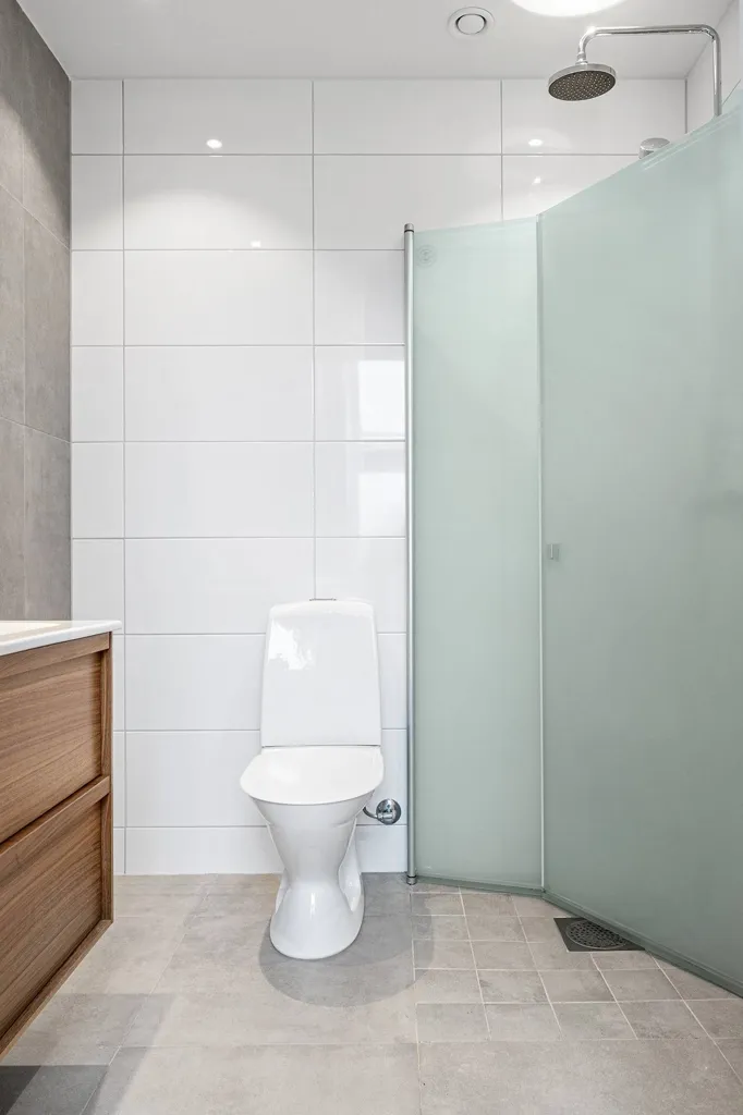 Salles de bain - Modern Penthouse with Balconies in Halmstad