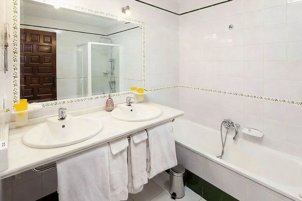 Bathrooms - Andalusian Cortijo with Pool in Almogía