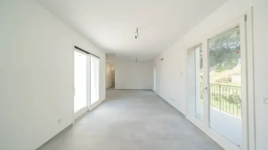 Pièces - Modern Apartment with Triple Exposure in Frascati