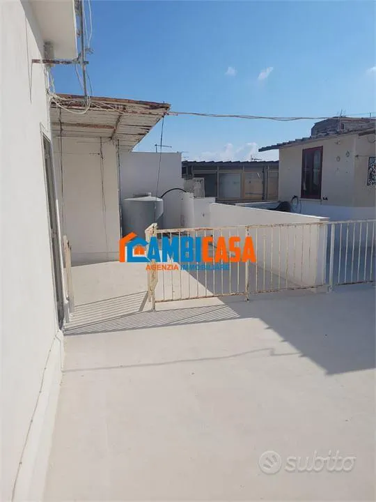 Terrasse - 4-Bed Apartment with Terrace in Mondello