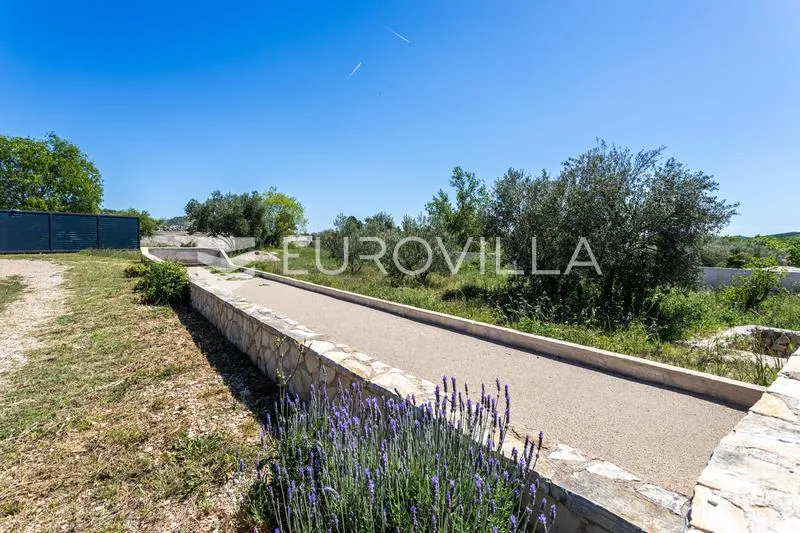 Garden - House with Pool and Gallery in Gaćelezi