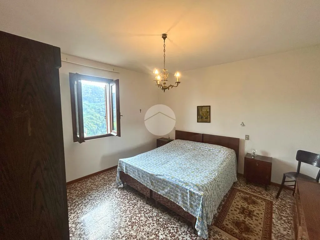 Bedrooms - Independent House with Panoramic View in Vigolo