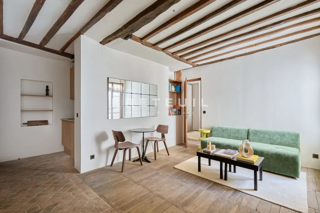 Elutuba - 2-Bedroom Parisian Flat with West View