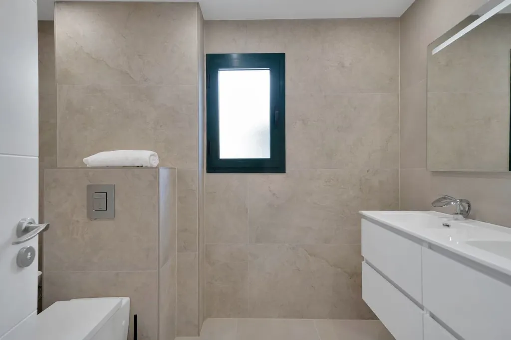 Salles de bain - 4-Bedroom Apartment with East Views in San Pedro de Alcántara