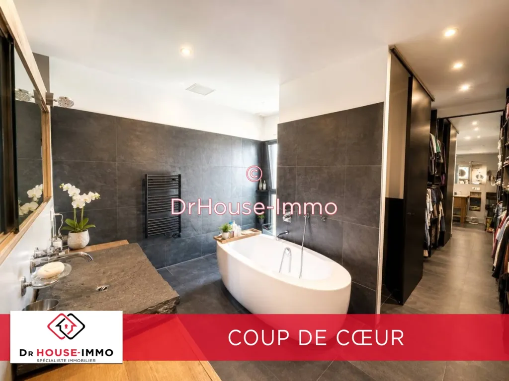 Salles de bain - Maison Contemporaine avec Piscine à Talence