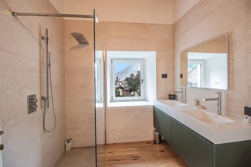 Vannitoad - Luxury Apartment with Medieval View in Gromo