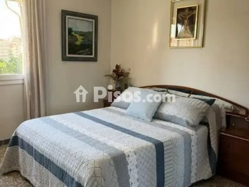 Chambres - Appartement 4 pièces à ES