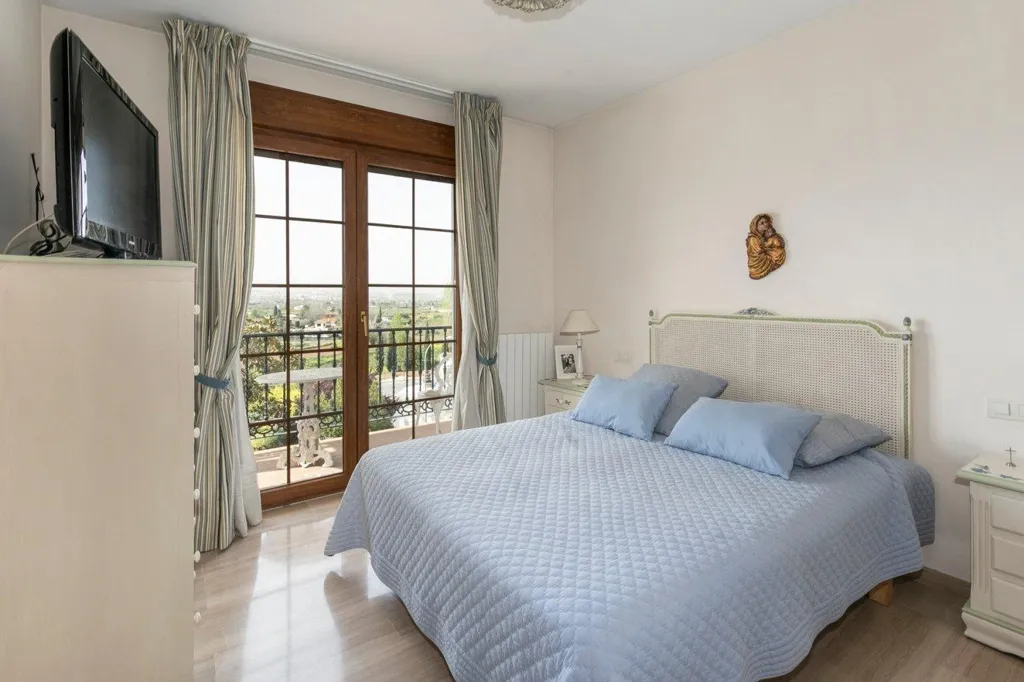 Magamistoad - Versatile Villa with Private Pool in Huétor Vega