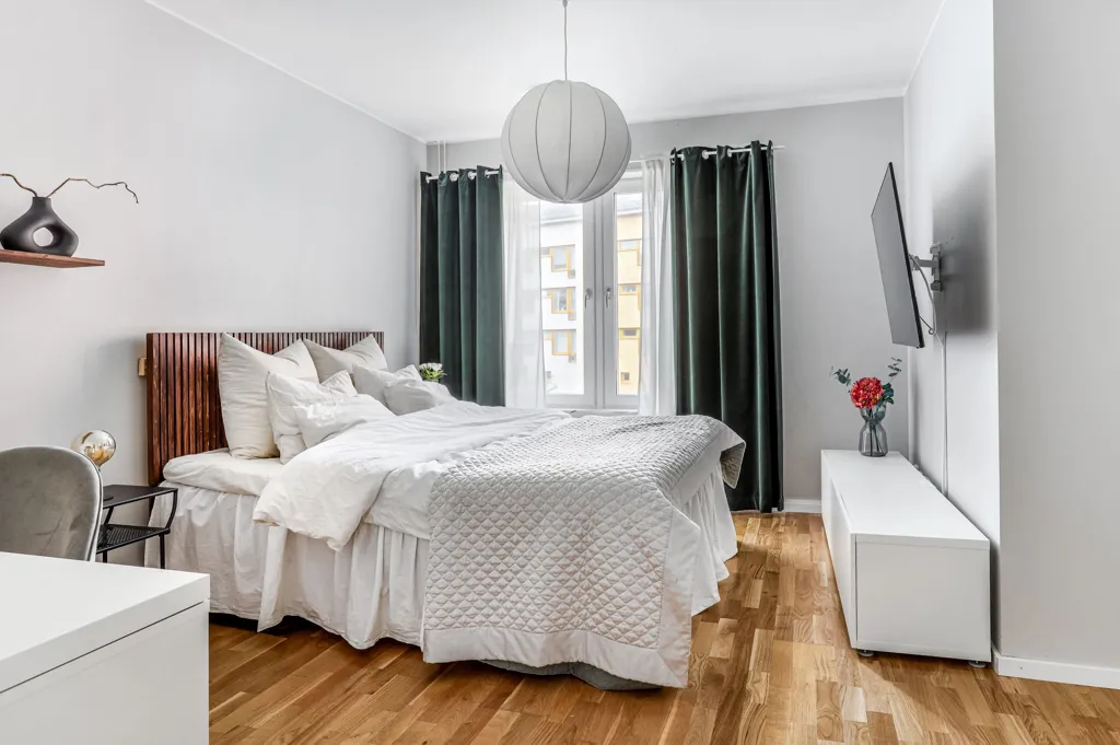Bedrooms - Apartment with Large Windows in Mariehöjd