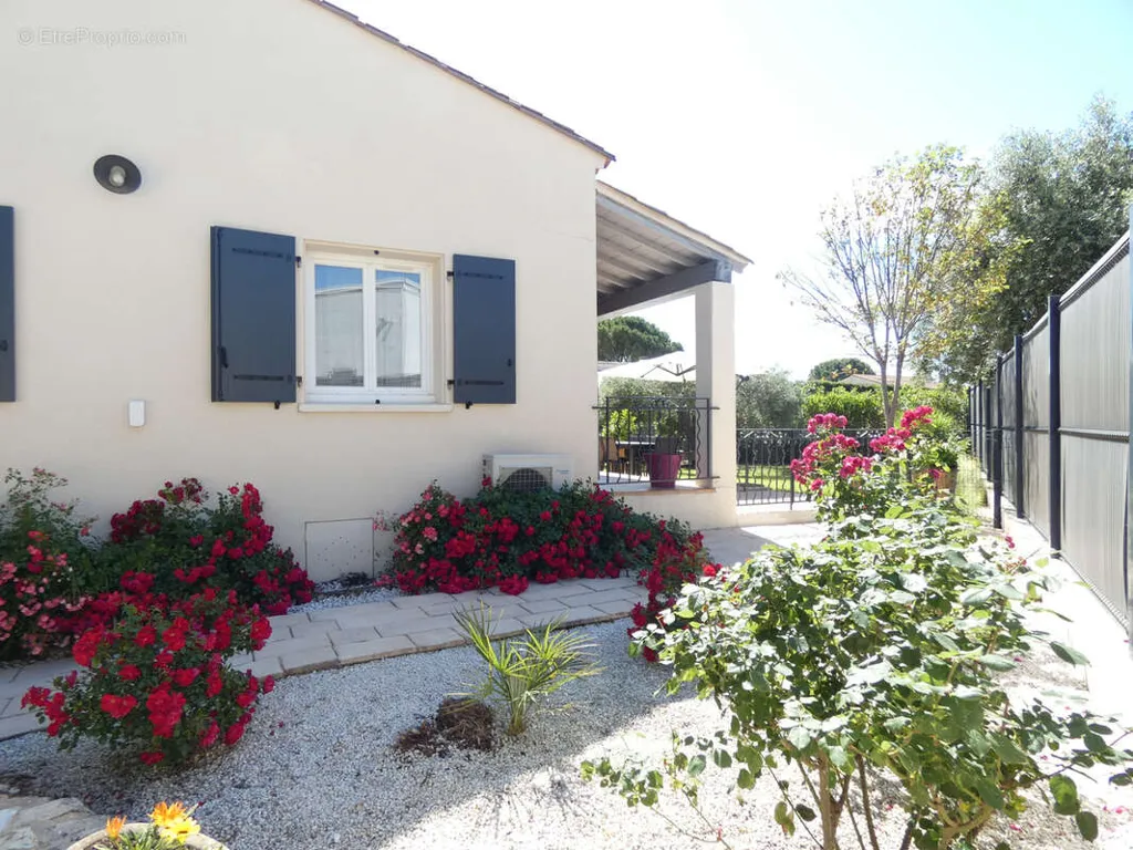 Välivaade - Renovated House with Pool in Saint Chaptes