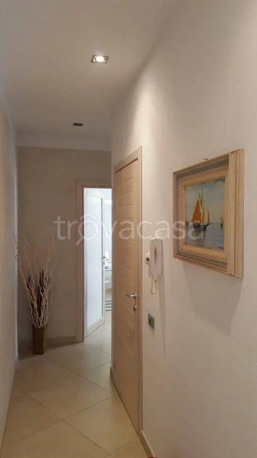 Esik - Rented Seafront Apartment in Noli