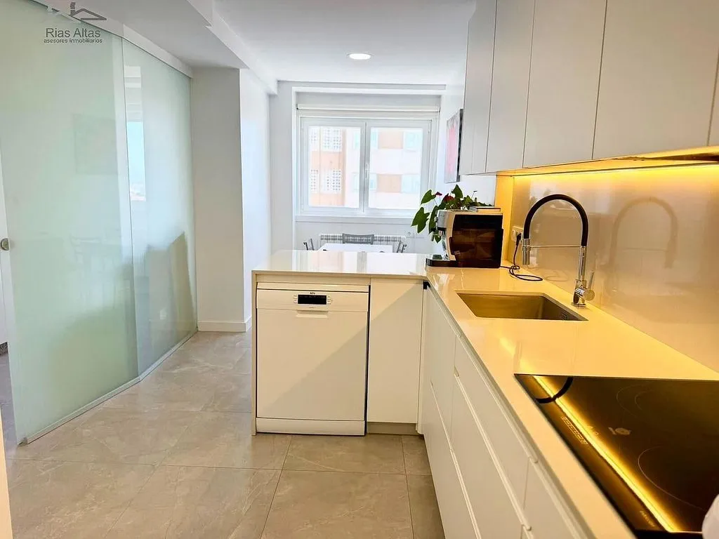 Cucina - Modernised Apartment with Sea View on Avenida del Ejército