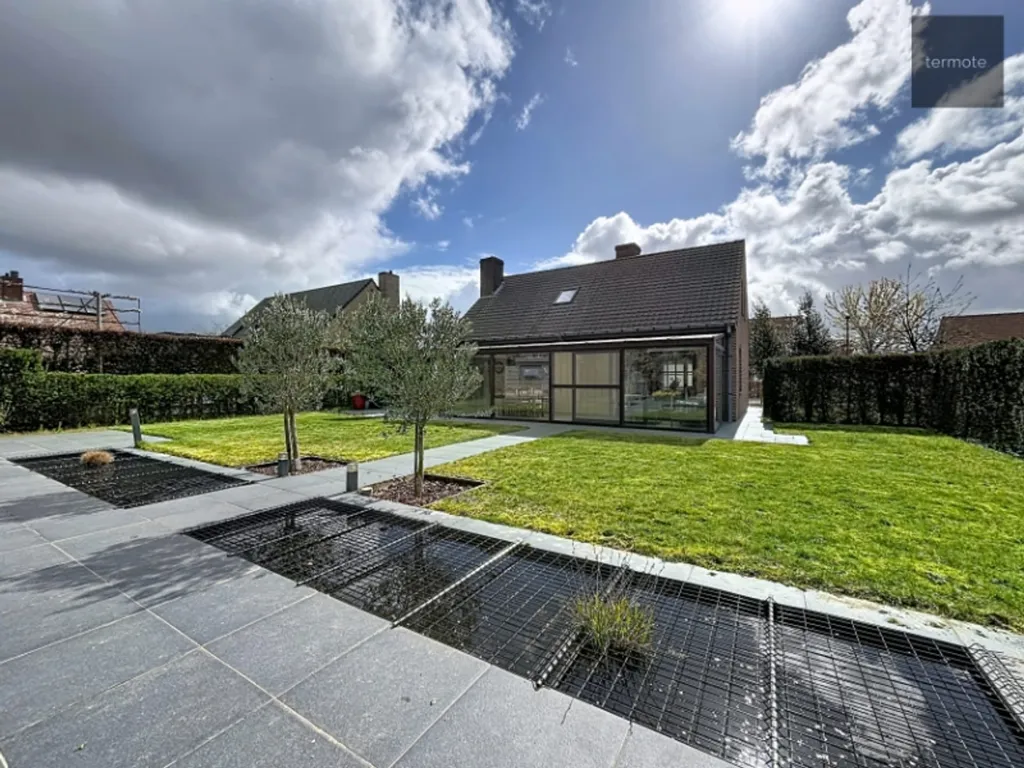 Garden - Detached House with Garden and Terrace in Waregem