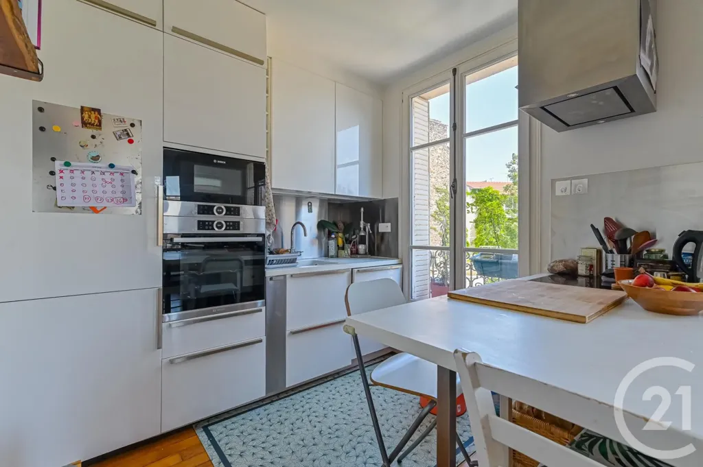 Cucina - Charming Parisian Flat with Balcony in 12th Arrondissement