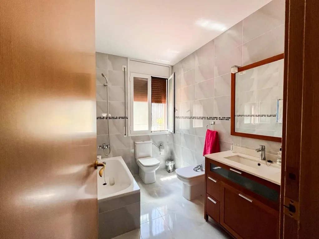 Vannitoad - Chalet with Pool in Esparreguera