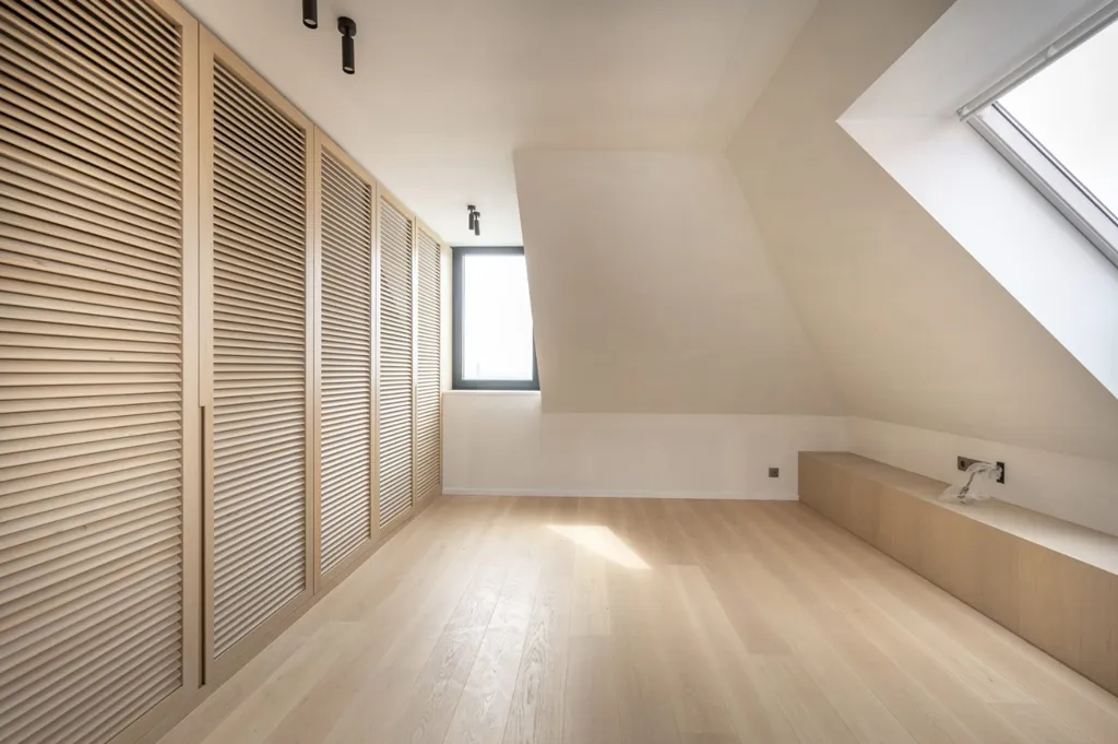 Toad - Corner Duplex with Sea Views in Luxurious Setting