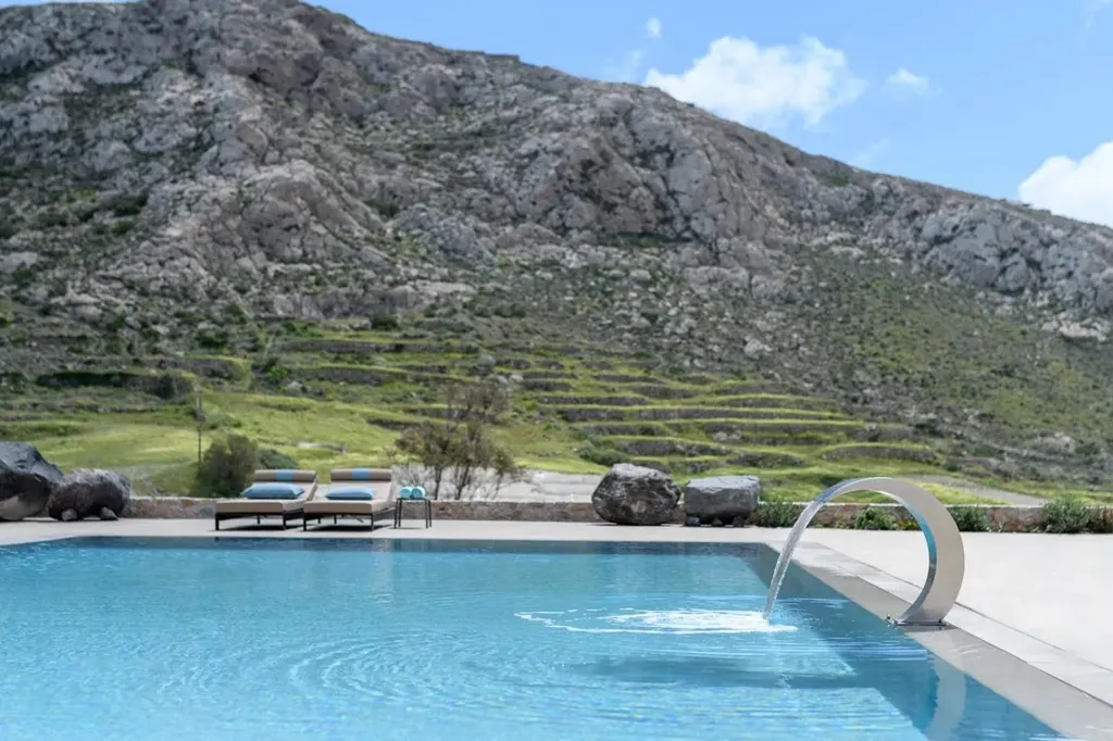 Bassein - Luxury Villa with Helipad in Santorini