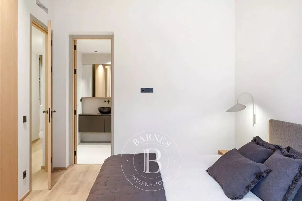 Chambres - Refurbished Flat in Modernist Building, Barcelona