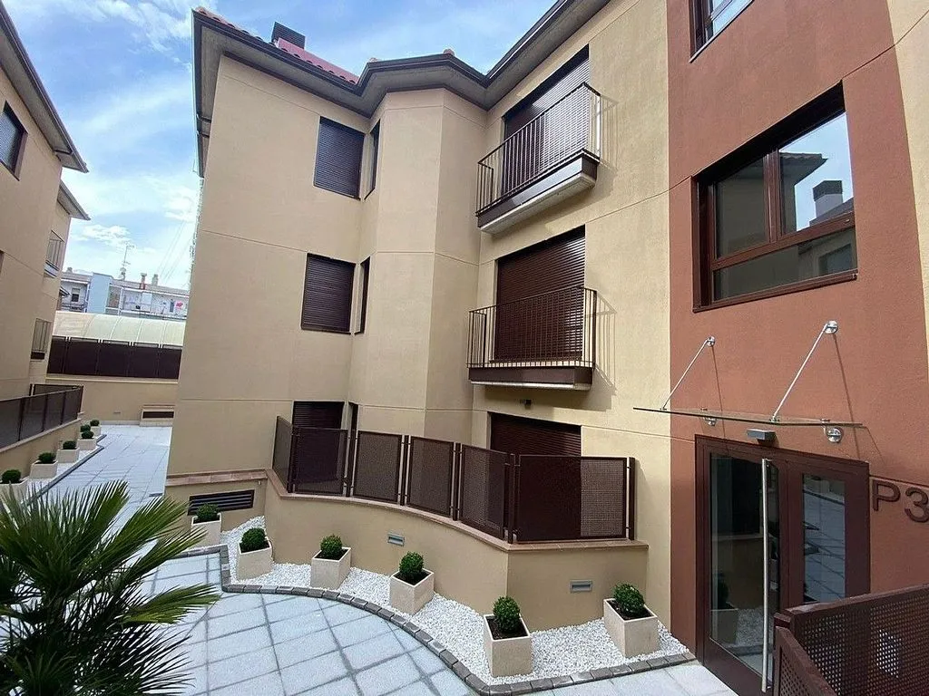 Jardin - Modern Flat with Balcony in Campo Street