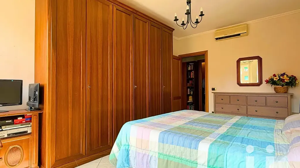 Bedrooms - 3-Bedroom Apartment with Balcony in Conca d'Oro, Rome