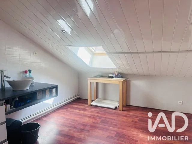 Pièces - Maison avec Terrasse et Vue Dégagée à Montluçon