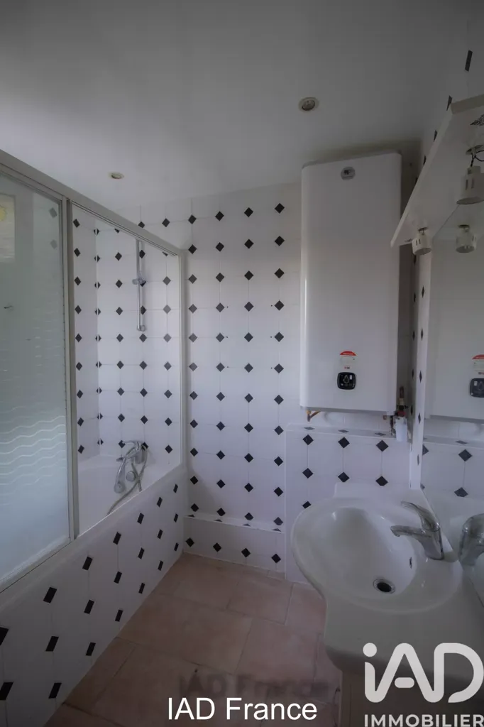 Salles de bain - Appartement Refait à Neuf avec Balcon à Trappes