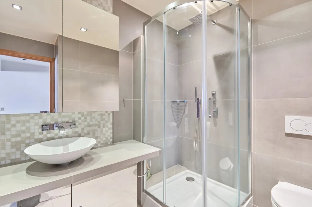 Bathrooms - Paris Apartment with Balcony in Passy