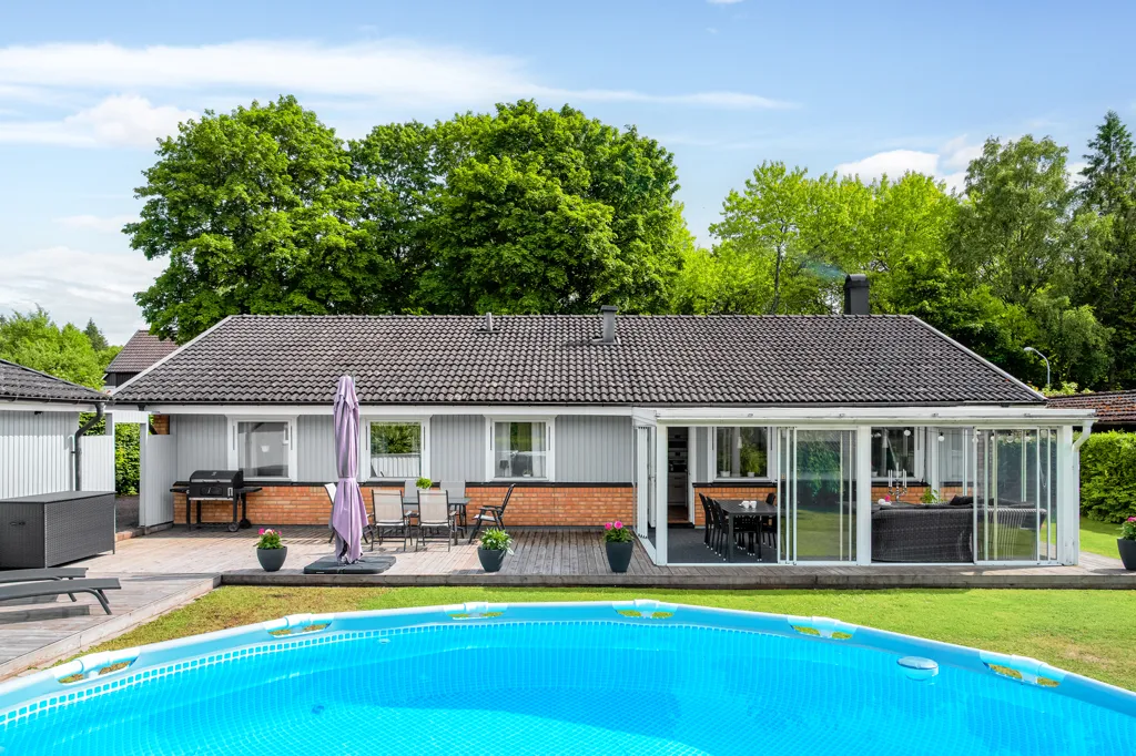 Piscine - Charming Villa with Garden in Västra Torup