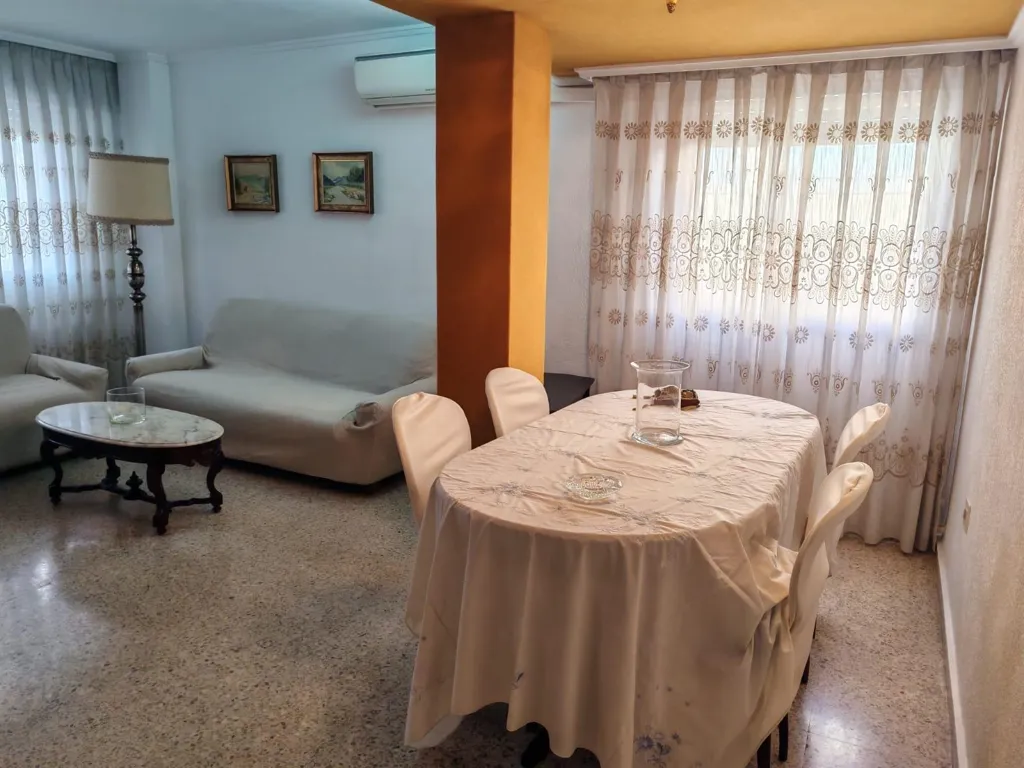 Söögituba - Student Flat with Terrace in San Pedro