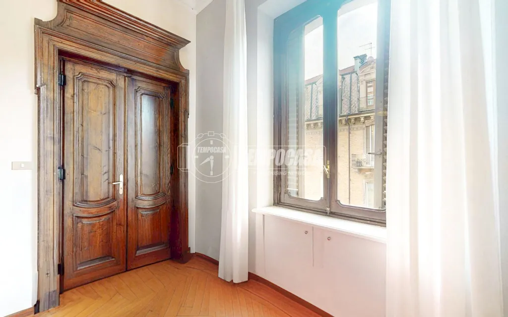 Hallway - Signorile Apartment with Four Balconies in Crocetta