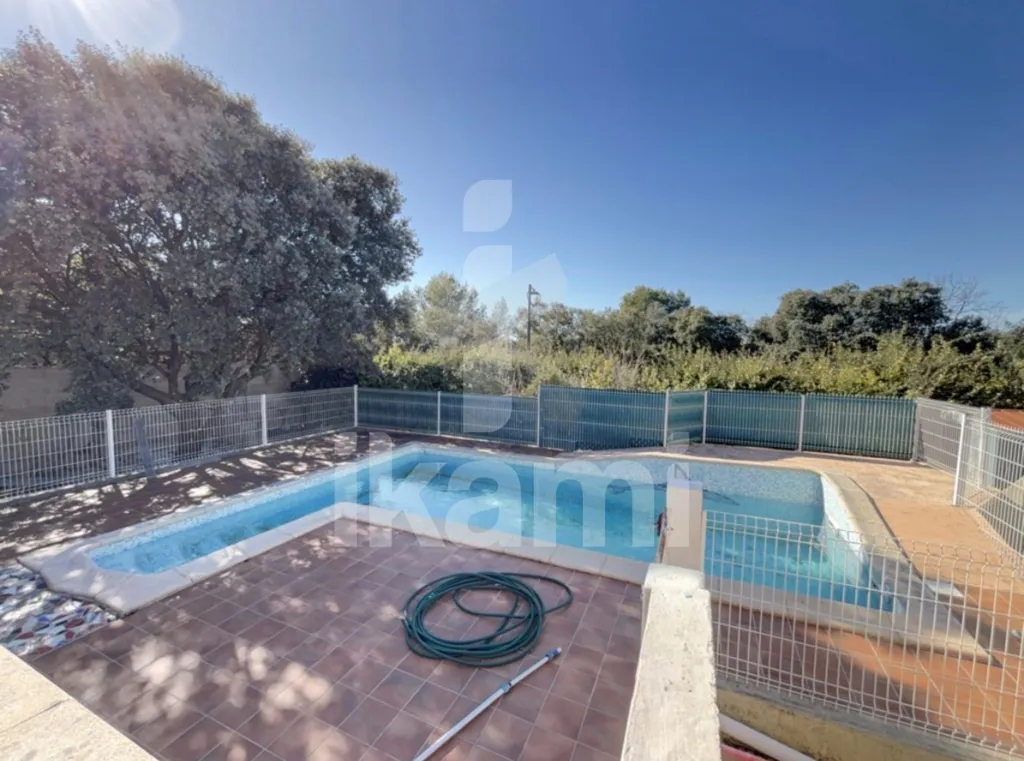 Piscina - Charming House with Pool near Restinclières