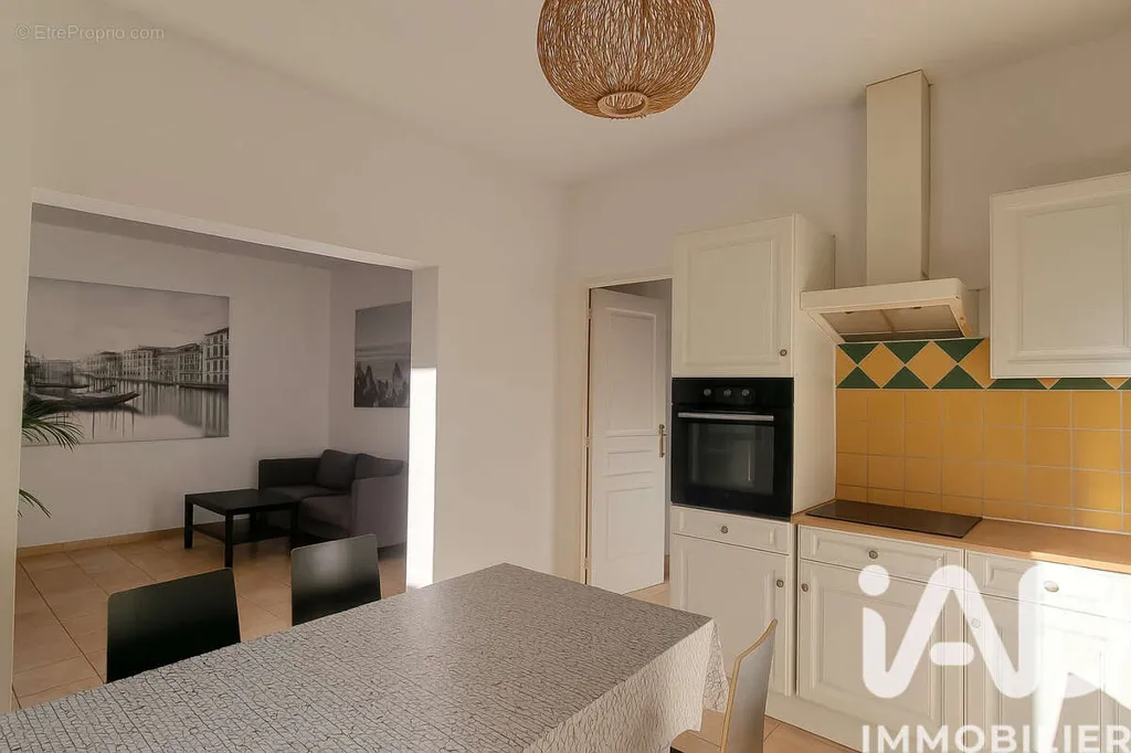 Kitchen - 3-Bed Apartment in Châteaurenard Centre