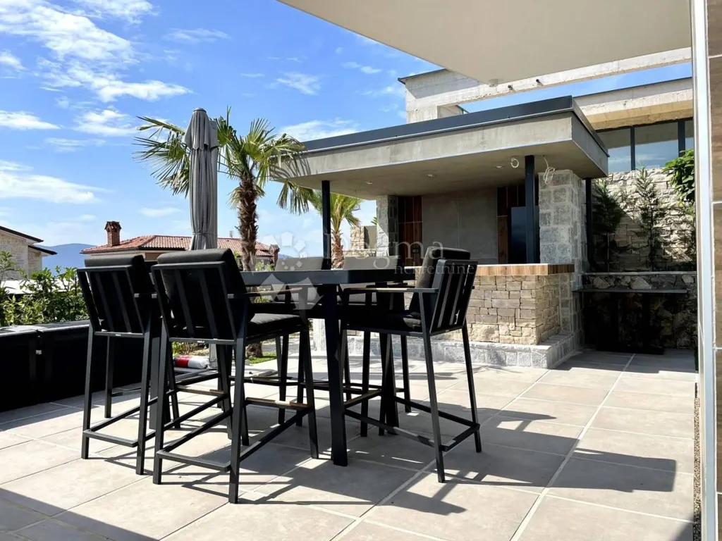 Terrazza - Modern Villa with Infinity Pool in Krk Centre