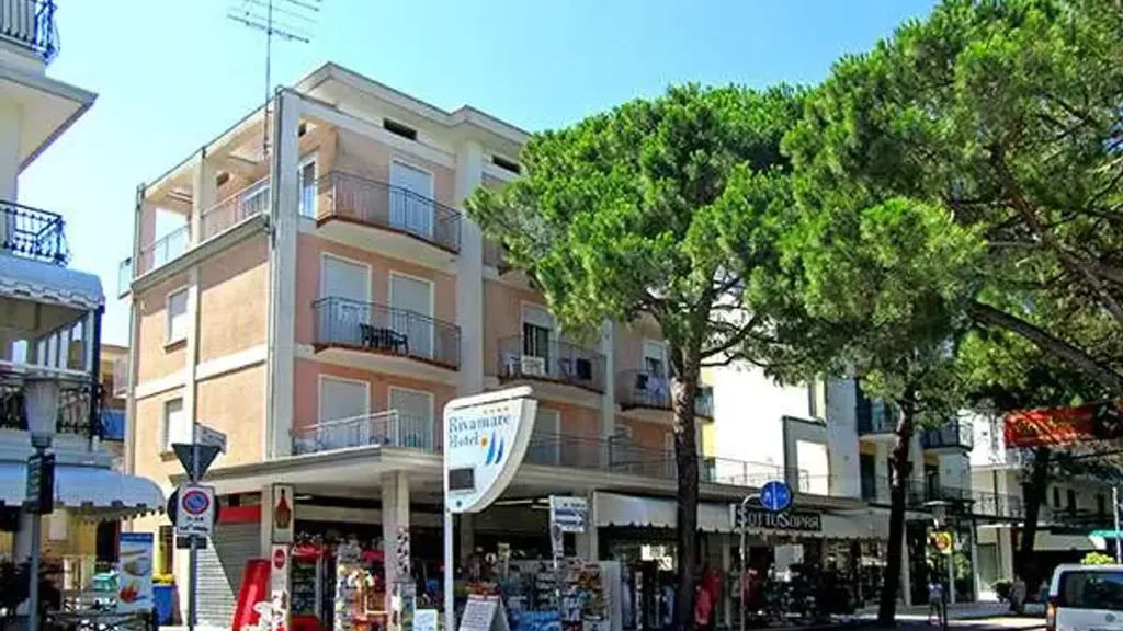 Rented Duplex with Seafront Access in Jesolo